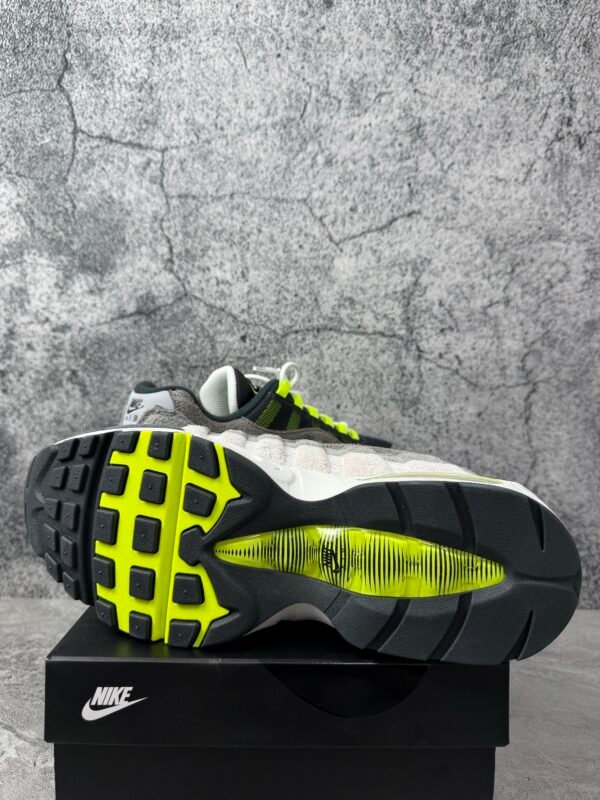 Nike Air Max 95 OG Reverse Gradient Neon