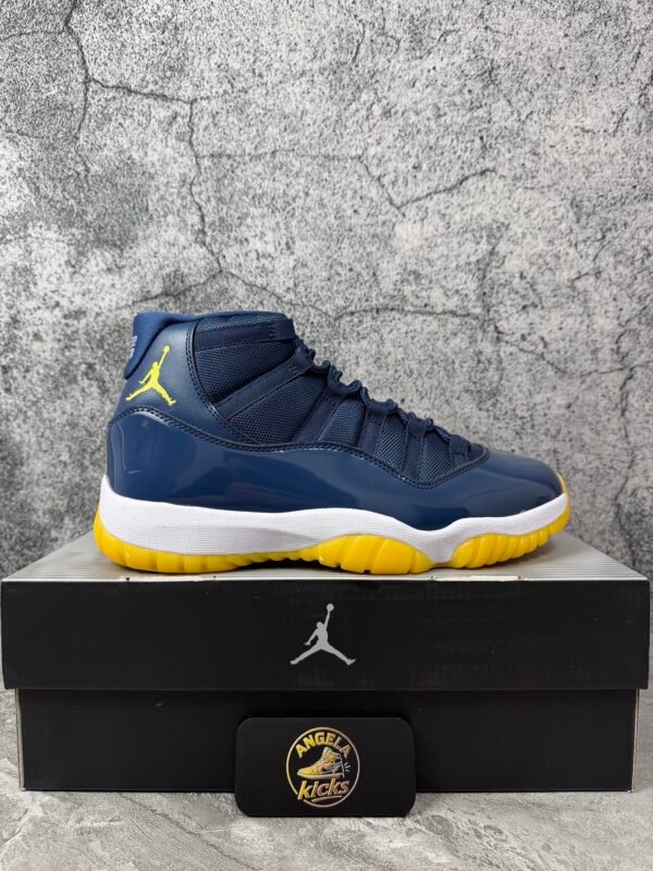 Jordan 11 Retro Midnight Navy