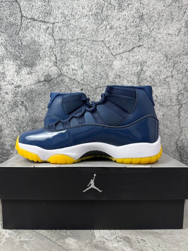 Jordan 11 Retro Midnight Navy