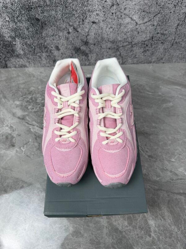 New Balance 204L Pastel Pink
