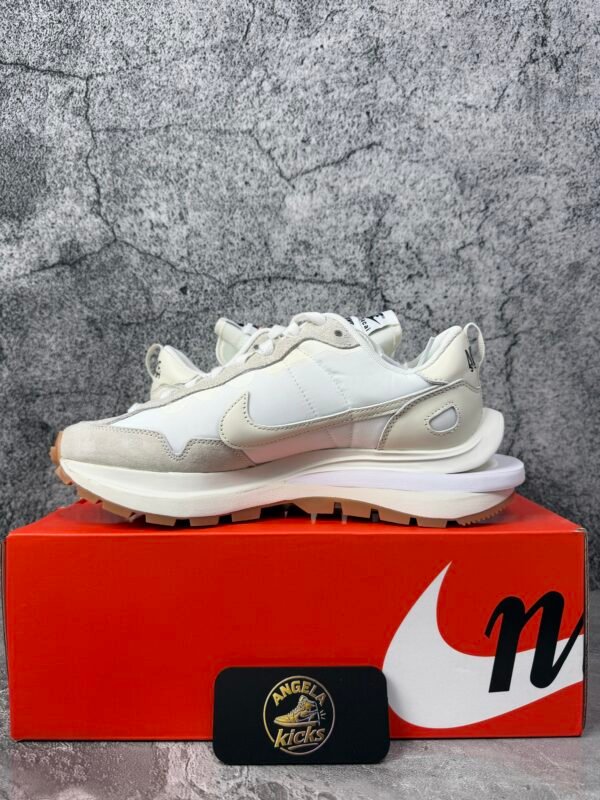 Nike Vaporwaffle sacai Sail Gum