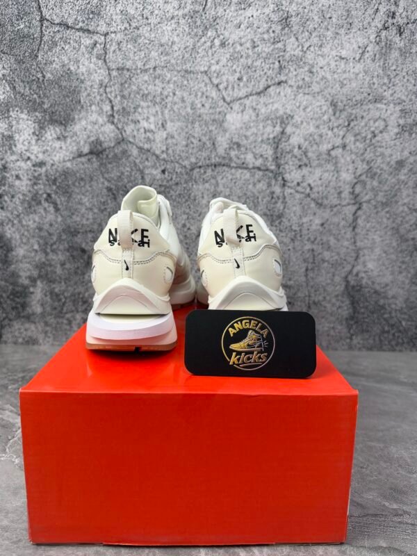 Nike Vaporwaffle sacai Sail Gum