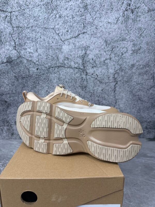 On Running Cloudsolo LOEWE Dark Sand Cream