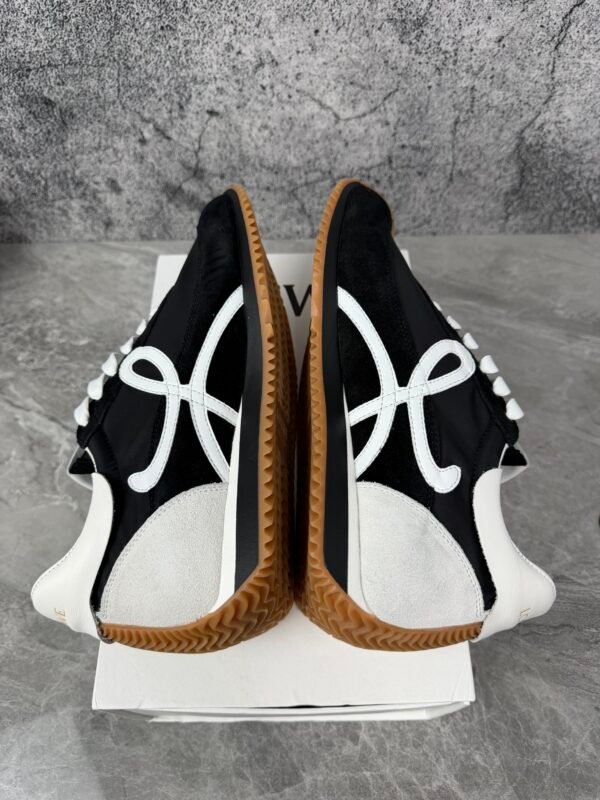 Loewe Flow Runner
