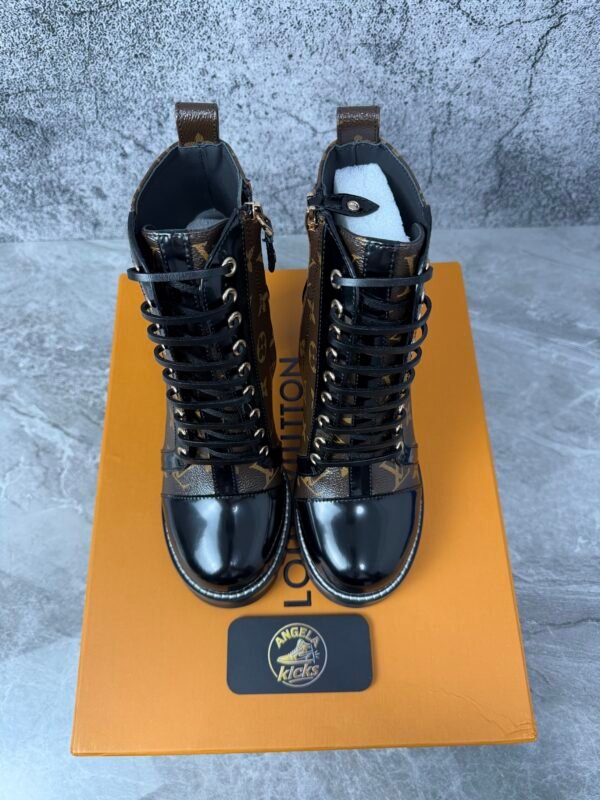 LOUIS VUITTON Star Trail