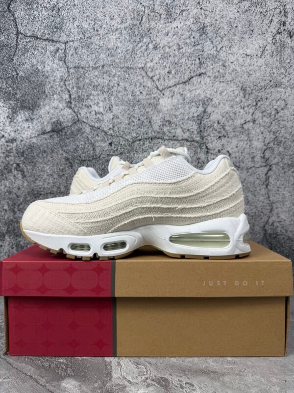 Nike Air Max 95 OG Levi's Light Orewood Brown