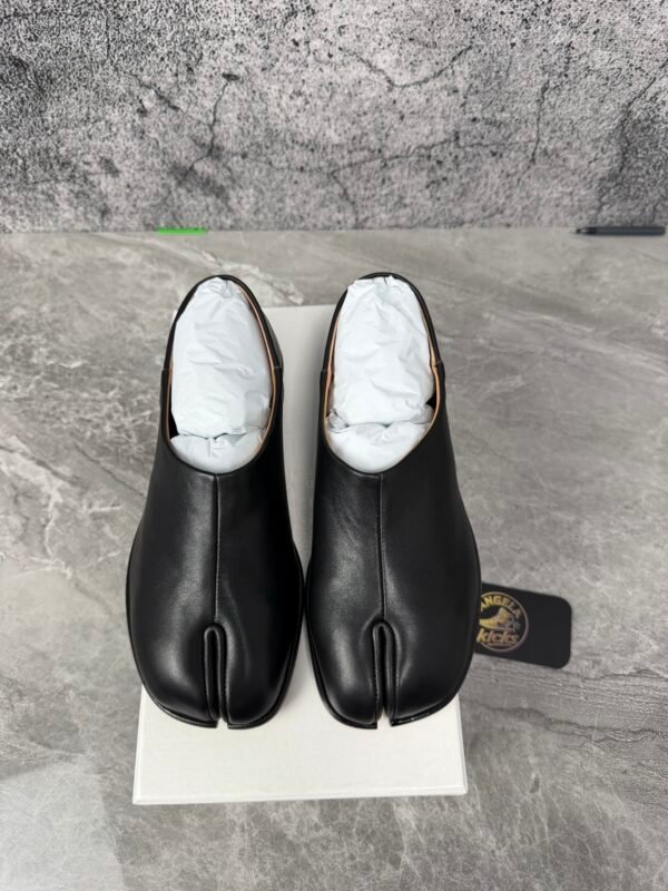 Maison Margiela Tabi Babouche Black
